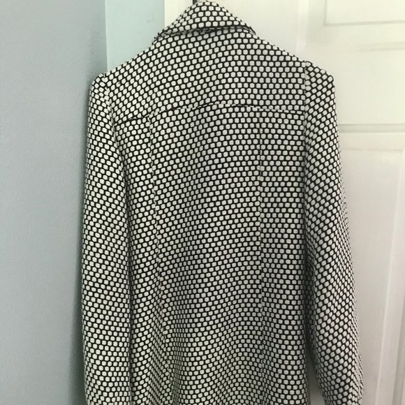 | Liquid | Make an Offer | Black and White Jacket’s - Picture 2 of 3